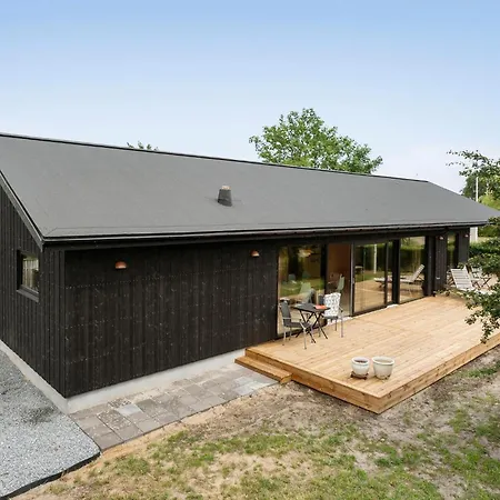 Stunning In Juelsminde With Wifi *