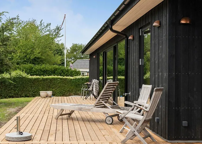 Stunning In Juelsminde With Wifi *