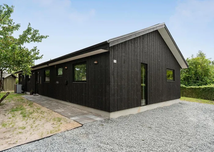 Stunning In Juelsminde With Wifi *